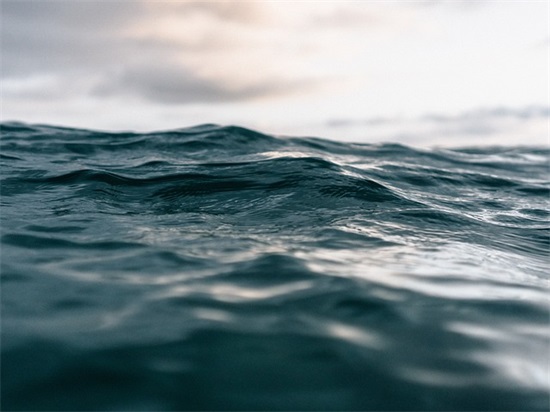 抖音吸引人点赞关注的句子女人