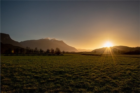 带魔鬼的网名女孩子