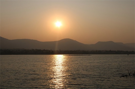 简单的四霸气字网名