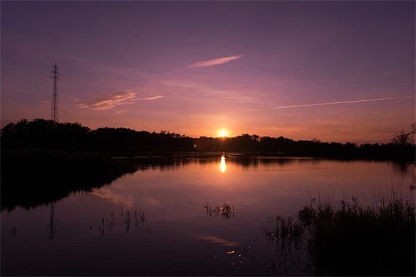 正能量的自我介绍短句 八个字自我介绍的短句