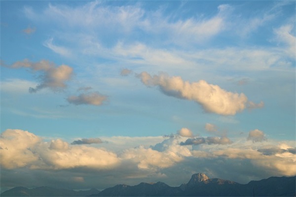 搬家吉利话顺口溜大全(精选39句)